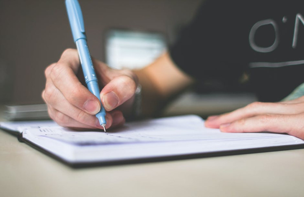 Waarom leren we sneller door te schrijven op papier?